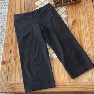 3/20$ adidas Black Performance Capri Leggings